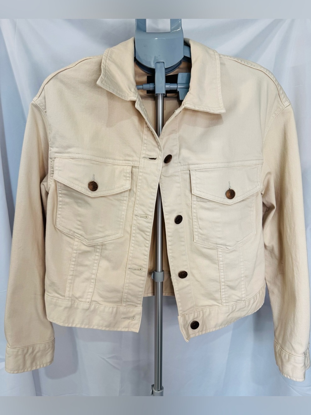 Banana Republic Cream Denim Trucker Jacket – Unisex Size Small